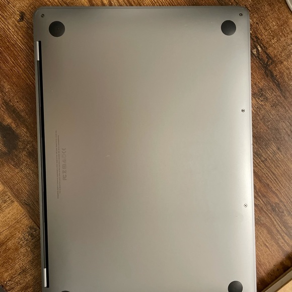 MacBook Pro (Thunderbolt 3) 2017 7th Gen - Picture 5 of 5